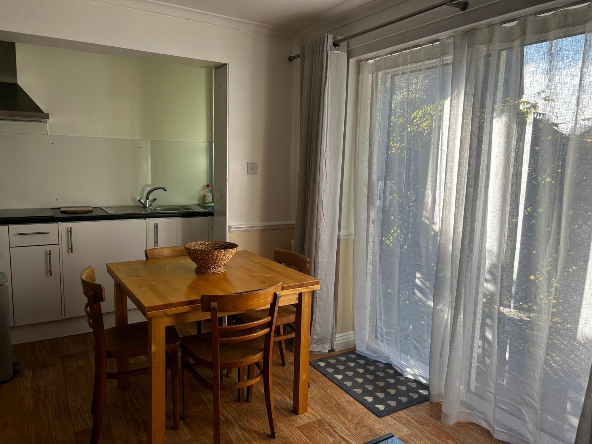 Byways Serviced Apartments Salisbury Exterior photo