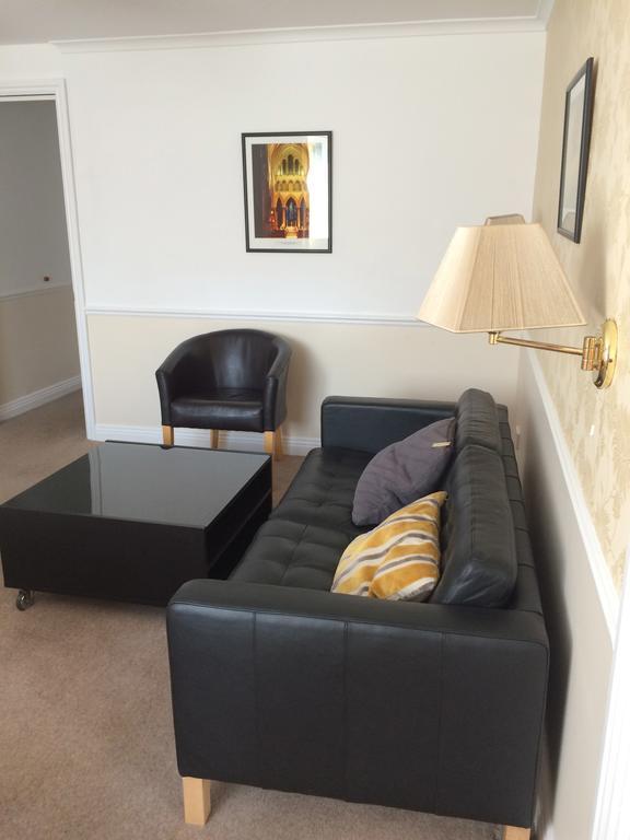 Byways Serviced Apartments Salisbury Room photo