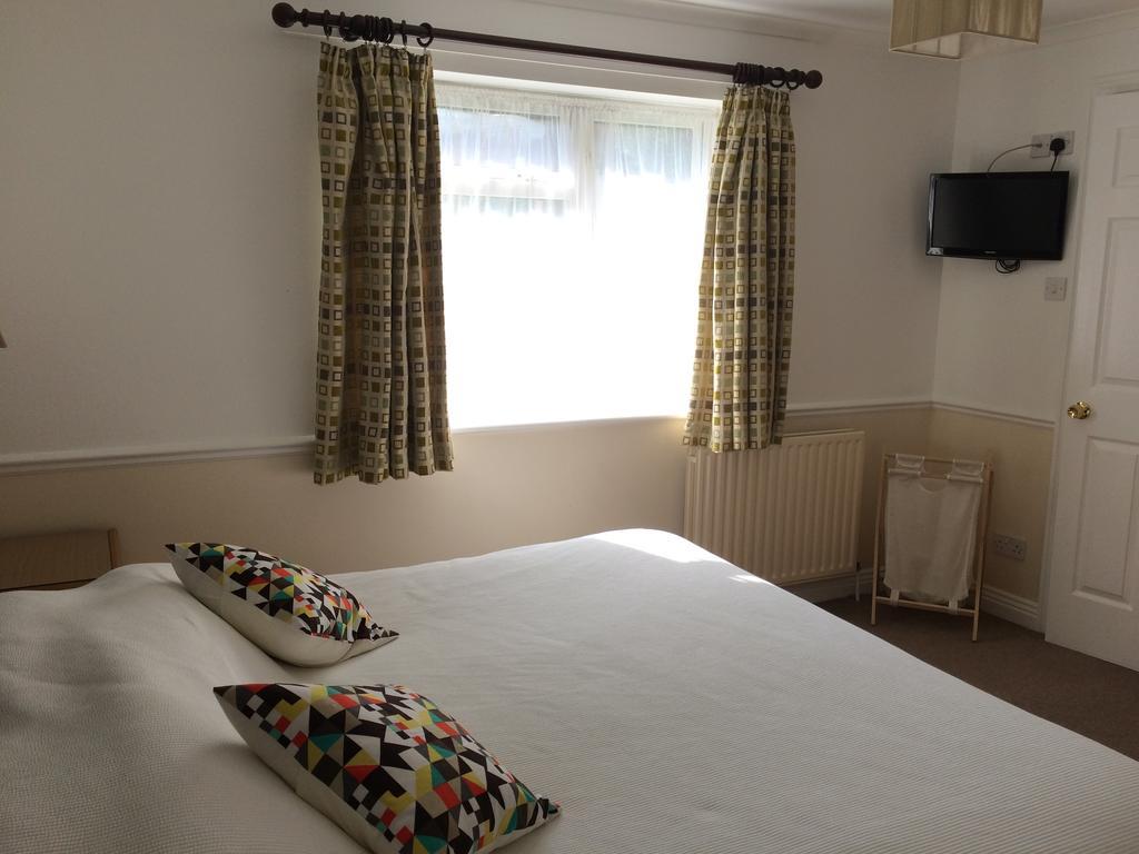 Byways Serviced Apartments Salisbury Room photo